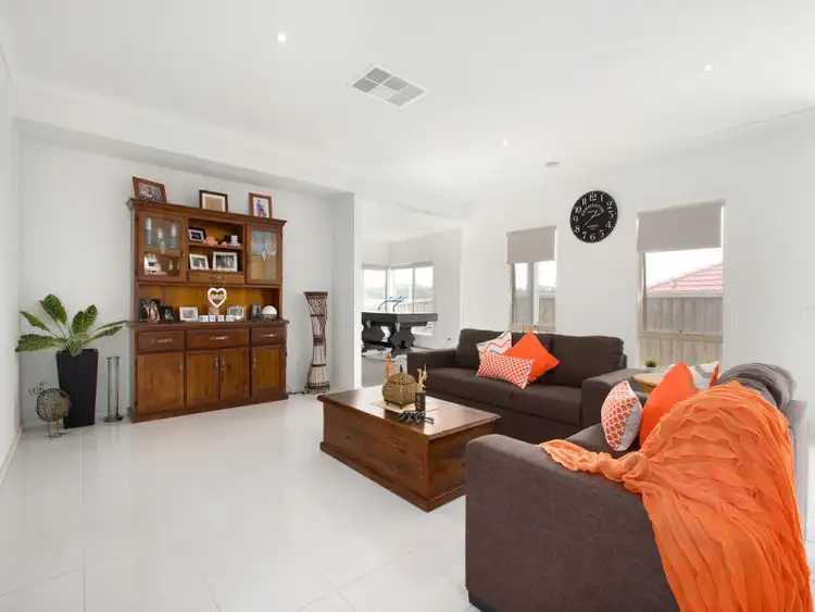 Sixth view of Homely house listing, 8 Tenterfield Avenue, Warragul VIC 3820