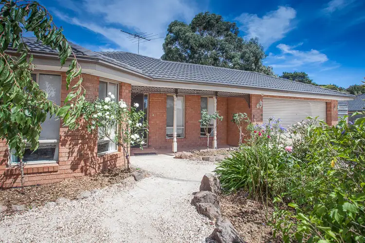 4 Larissa Court, Romsey VIC 3434