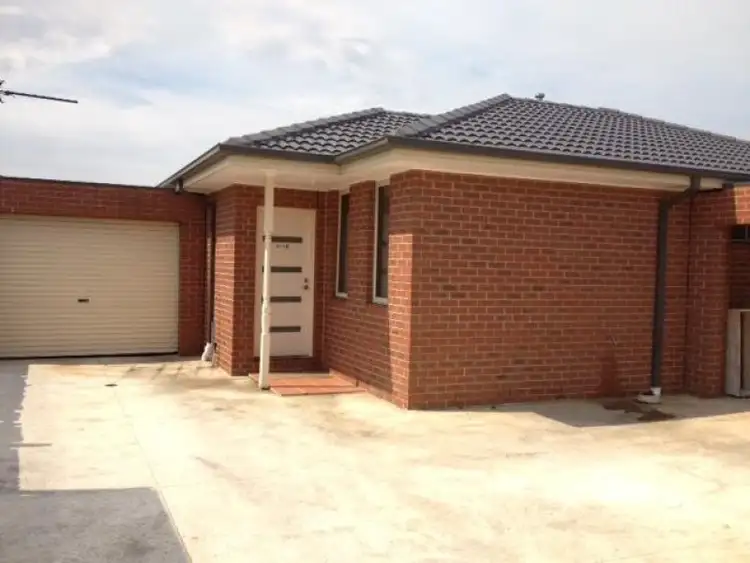2/16 Vule Street, St Albans VIC 3021