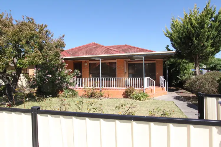 33 Glyndon Avenue, St Albans VIC 3021