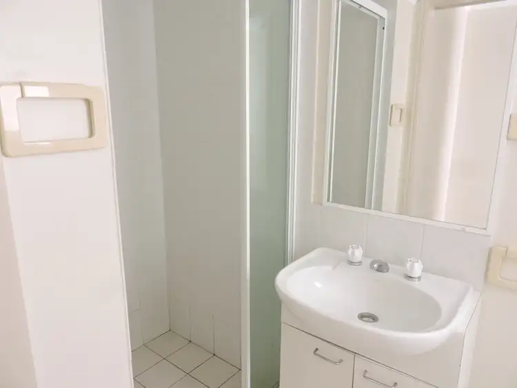 Fifth view of Homely unit listing, 1/124 Carmody Road, St Lucia QLD 4067