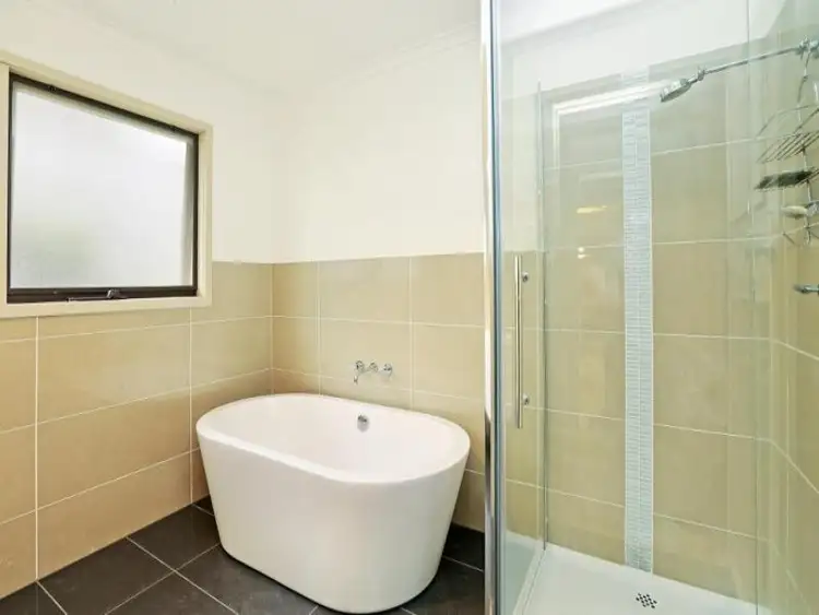 Fifth view of Homely house listing, 2 Dampier Court, Grovedale VIC 3216