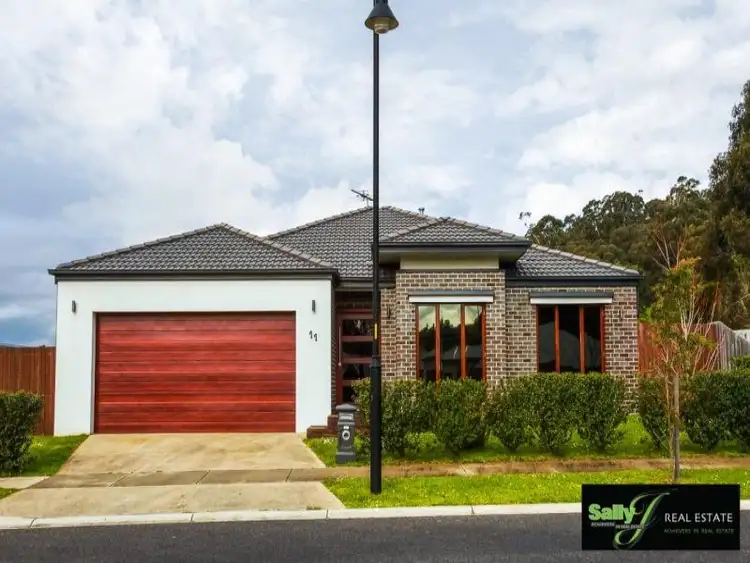 Second view of Homely house listing, 11 Fernlea Close, Trafalgar VIC 3824