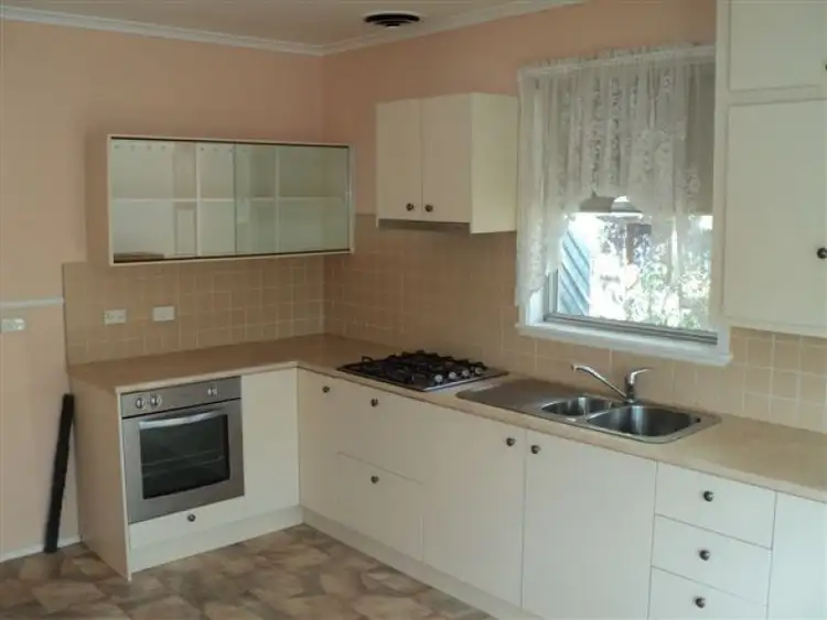 Sixth view of Homely house listing, 4 Dunbar Court, Hamilton VIC 3300