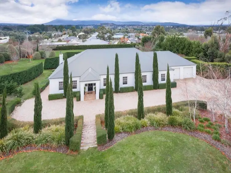 22 Jonathon Road, Gisborne VIC 3437
