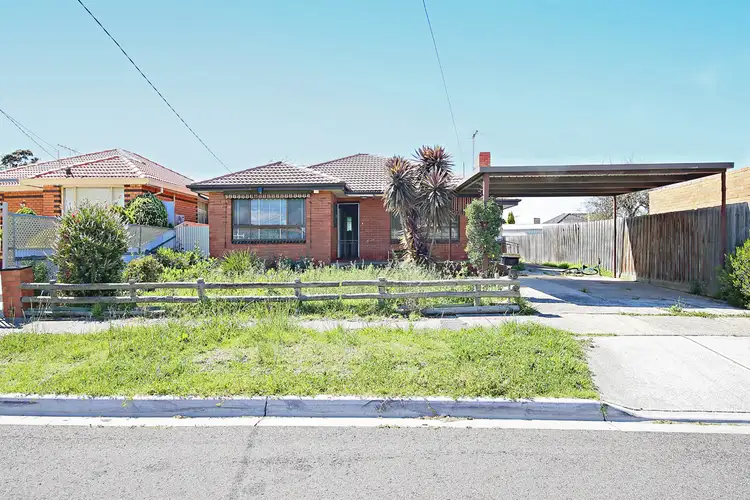 Fifth view of Homely house listing, 2 Laurie Avenue, Sunshine North VIC 3020