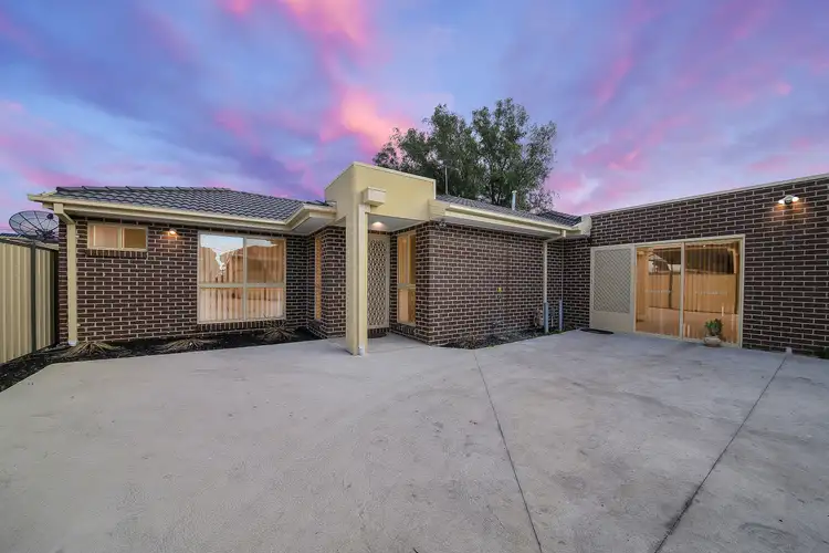 2/15 Phoenix Street, Sunshine North VIC 3020