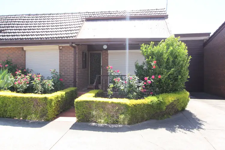 2/8A Hendry Street, Sunshine West VIC 3020