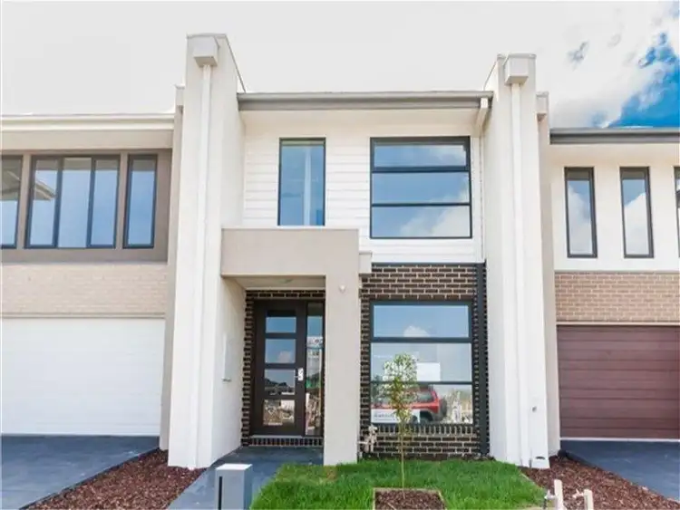 25 Lornato Avenue, Clyde North VIC 3978