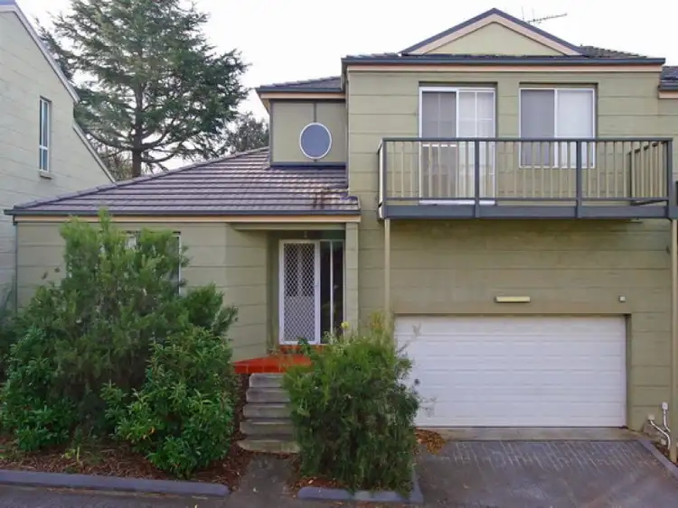 2/16 Wyldwood Crescent, Baulkham Hills NSW 2153