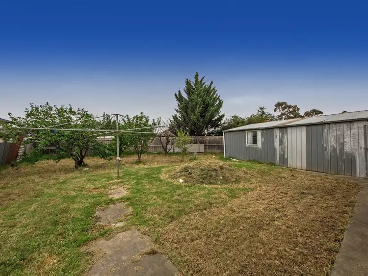 Second view of Homely house listing, 5 Halifax Court, St Albans VIC 3021