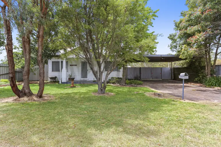 24 Hammond Street, Hamilton VIC 3300