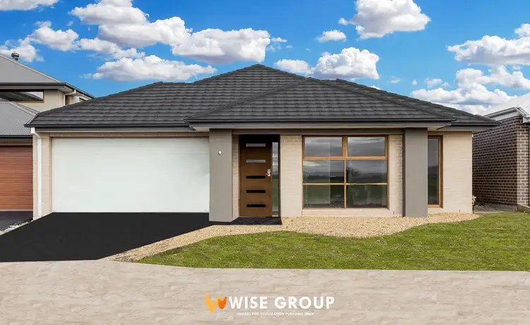 6 Camelot Parade, Clyde North VIC 3978