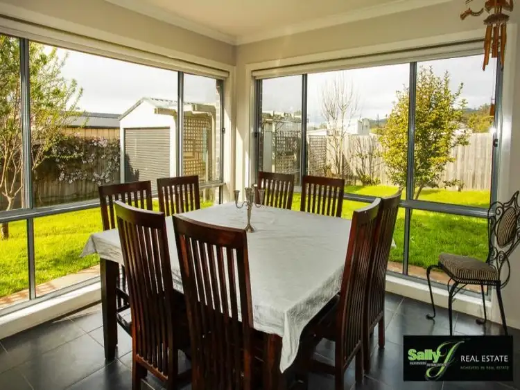 Fifth view of Homely house listing, 11 Fernlea Close, Trafalgar VIC 3824