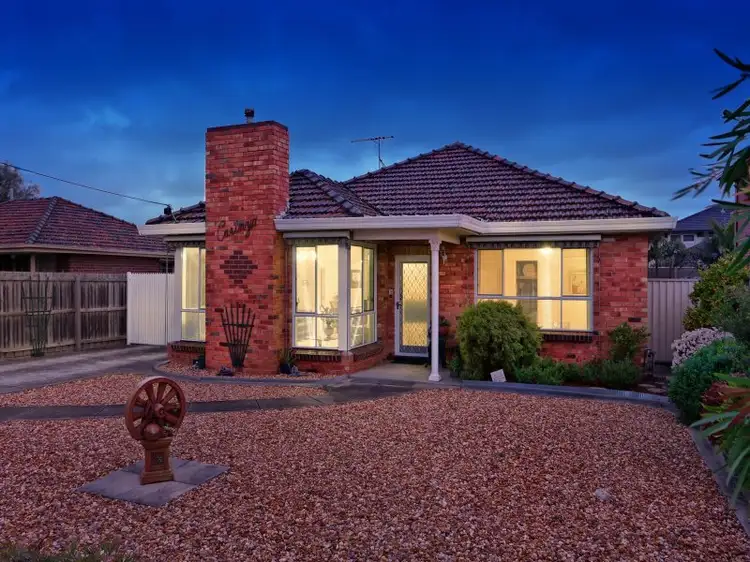 9 Kernan Street, Strathmore VIC 3041