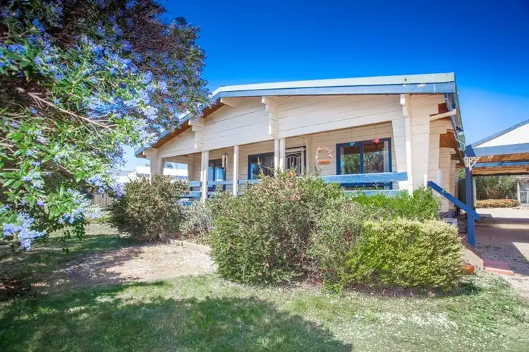 9 Noel Street, Lancefield VIC 3435