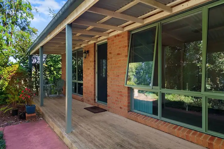 Sixth view of Homely house listing, 2 Janine Court, Drouin VIC 3818