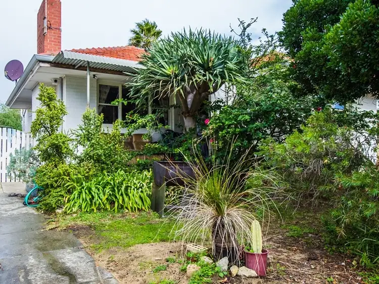 15 Gummow Street, Hamilton Hill WA 6163