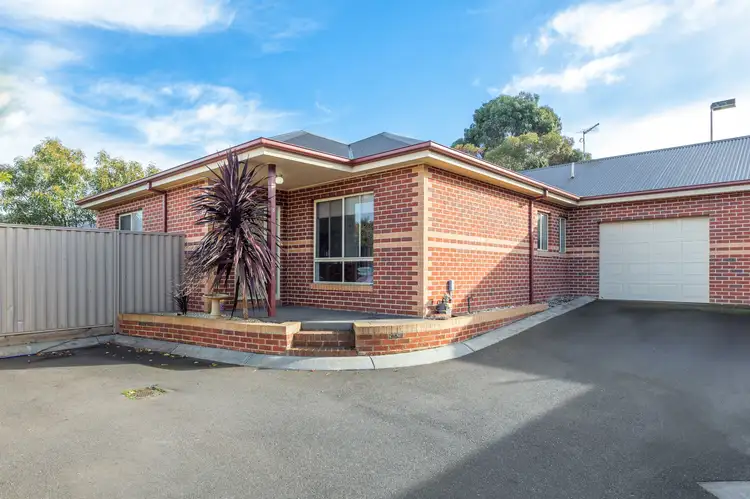 5/128 Barry Street, Romsey VIC 3434