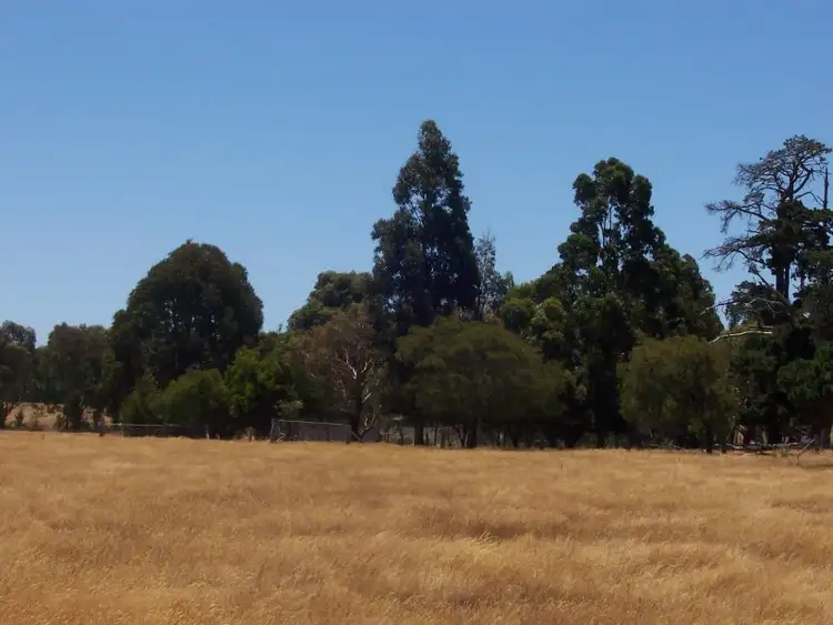 Von Steiglitz Drive, Ballan VIC 3342
