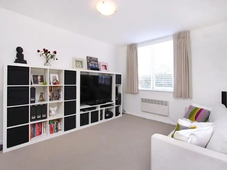 Fourth view of Homely apartment listing, 2/13-15 Munro Street, Ascot Vale VIC 3032