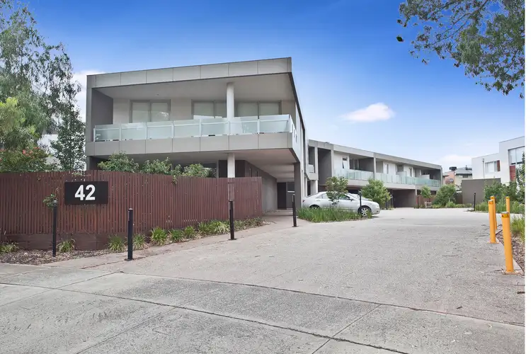 2/42 Eucalyptus Drive