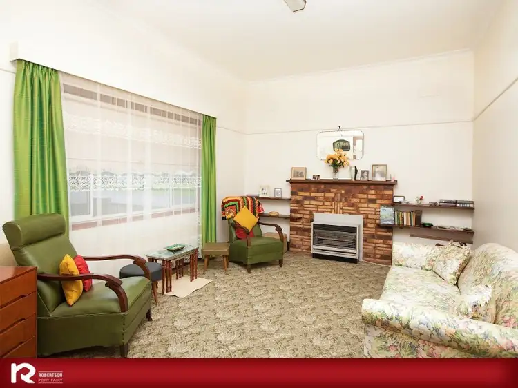 2 Sackville Street, Port Fairy VIC 3284
