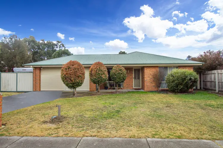 28 Mark Avenue, Sale VIC 3850