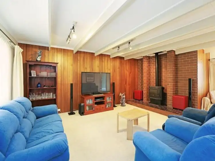 Second view of Homely house listing, 2 Dampier Court, Grovedale VIC 3216