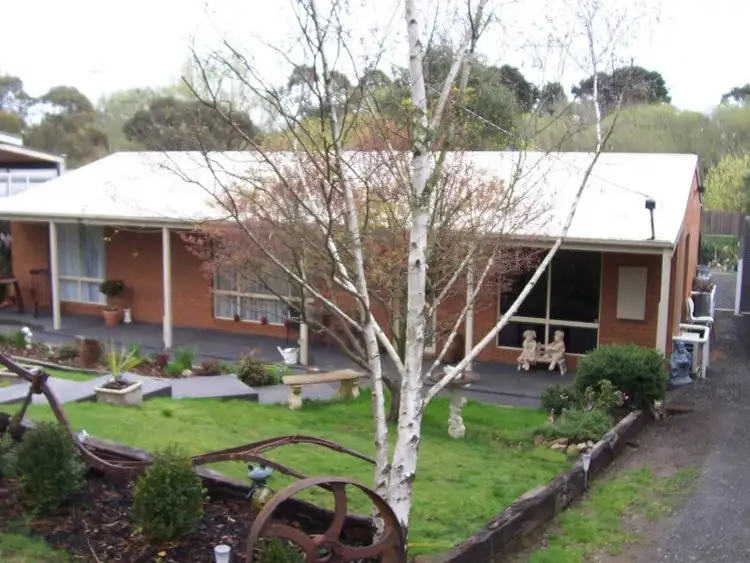 33 Lay Street, Ballan VIC 3342