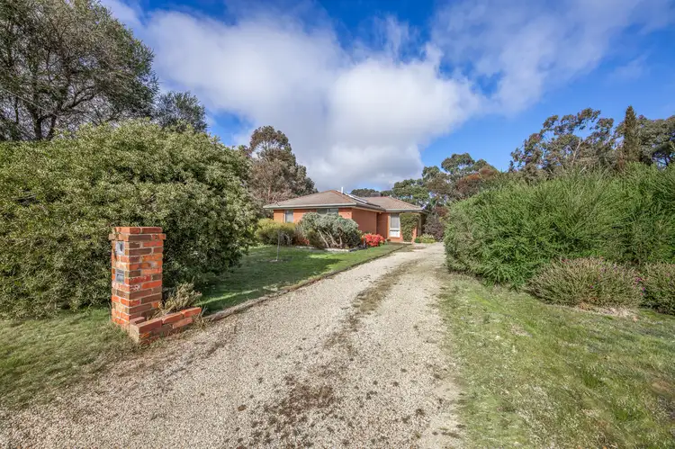 12 Digby Drive, Romsey VIC 3434