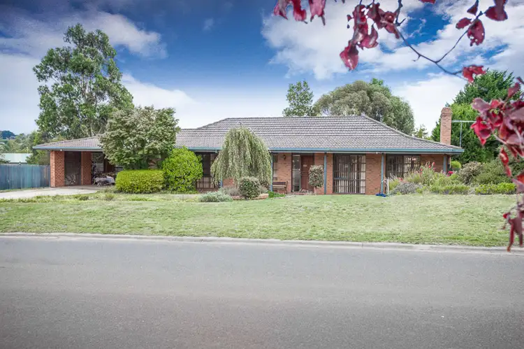 5 Harvest Close, Romsey VIC 3434