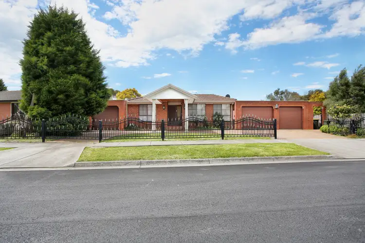 2 Kellaway Crescent, Mill Park VIC 3082