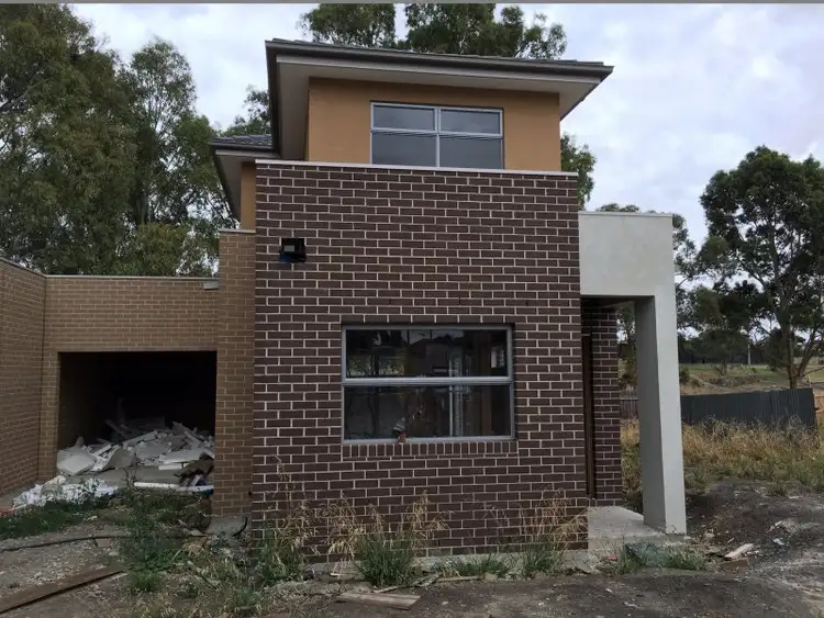 2/5 Pioneer, Court, Thomastown VIC 3074