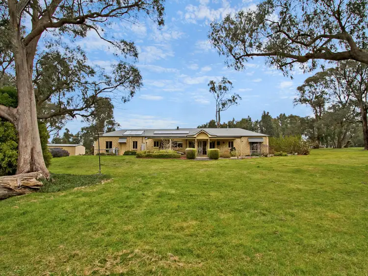 88 Woodvale Crescent, Lancefield VIC 3435
