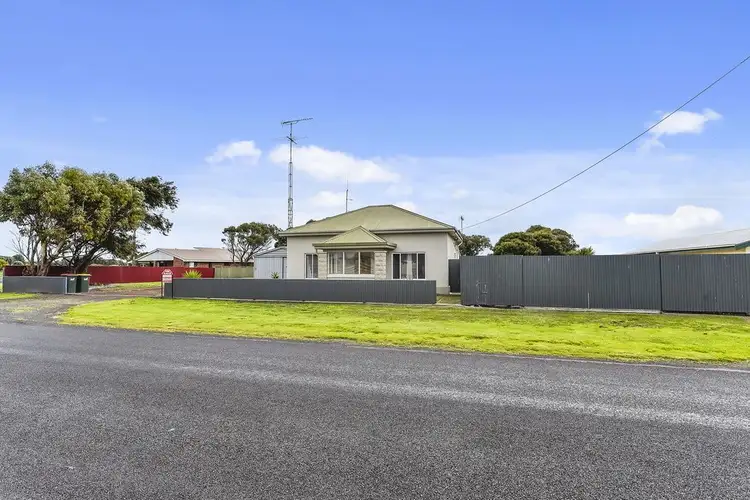 20 Elizabeth Street, Port Macdonnell SA 5291