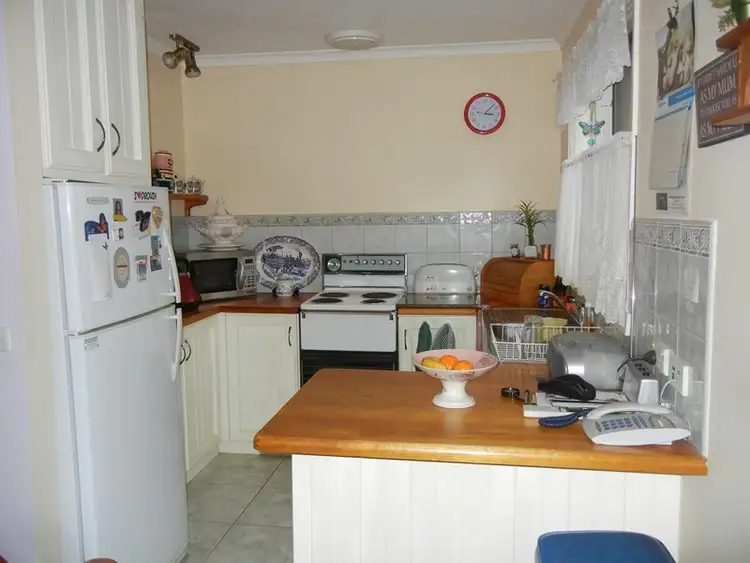 Fifth view of Homely unit listing, 3/6 Bank Place, Drouin VIC 3818