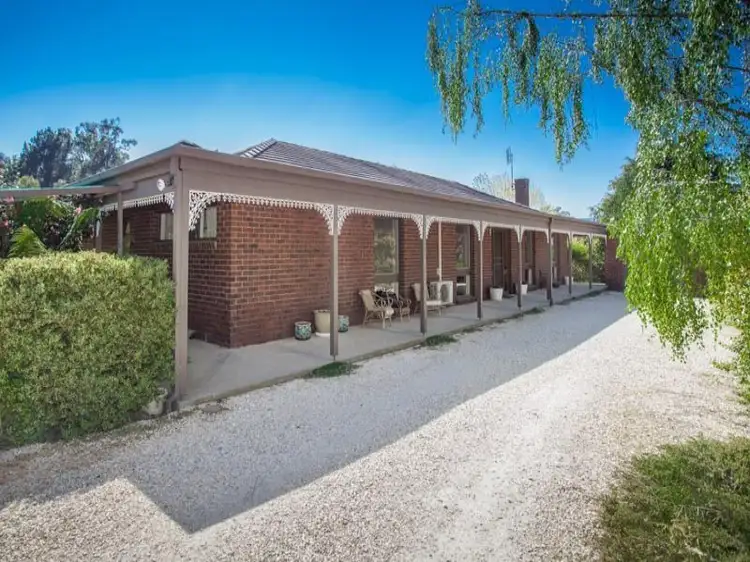 72 Henshalls Road, Woodend VIC 3442