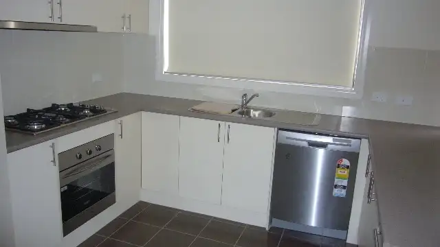 Seventh view of Homely house listing, 20 Sutherland Way, Drouin VIC 3818