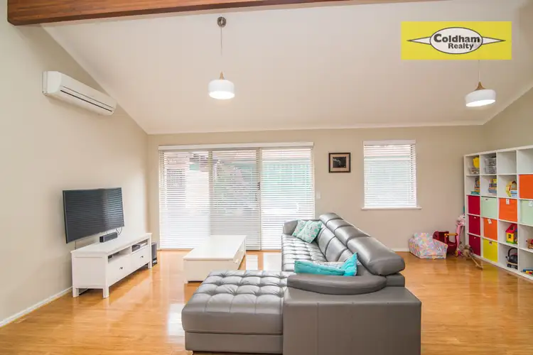12 Woonan Place, Karawara WA 6152