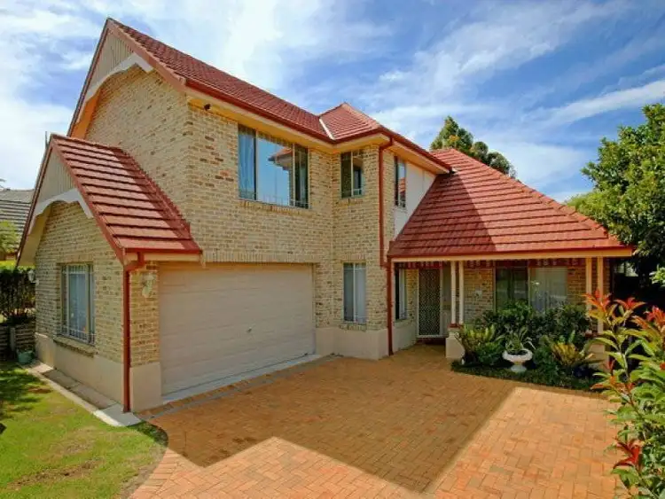 8 Tellicherry Circuit, Beaumont Hills NSW 2155