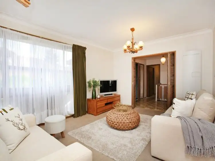 Second view of Homely house listing, 5 Sulby Place, Gladstone Park VIC 3043