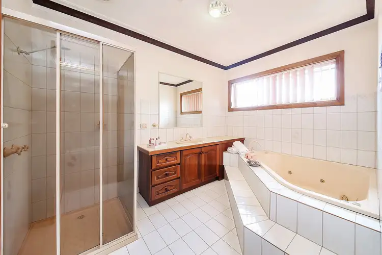 Sixth view of Homely house listing, 17 Falconer Court, Keilor VIC 3036