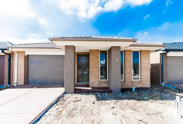 7 Elodea Way, Cranbourne North VIC 3977