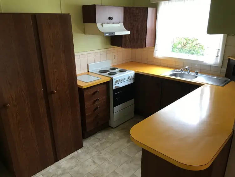 Second view of Homely house listing, 98 Kenny St, Hamilton VIC 3300