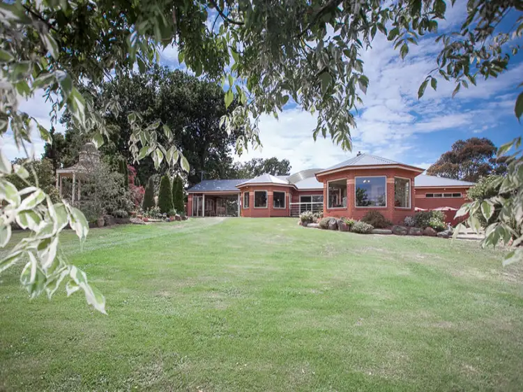 1 Ross Watt Road, Gisborne VIC 3437