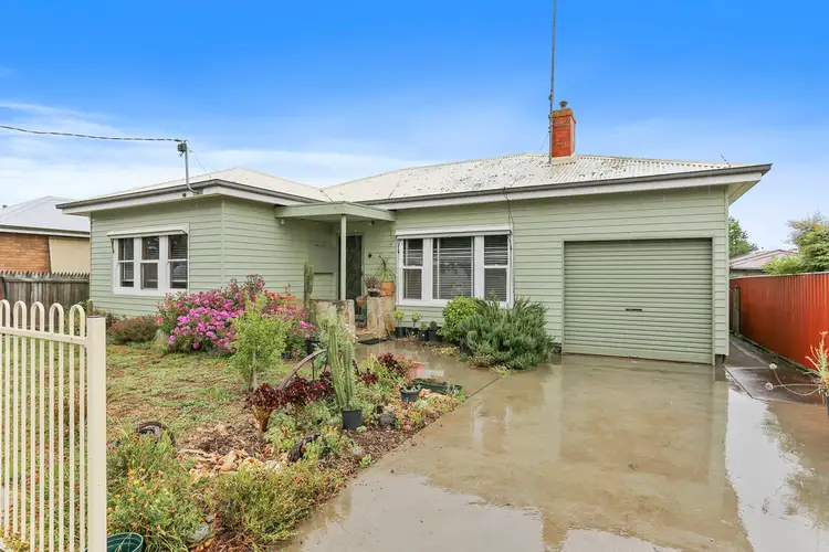 9 Roberts Street, Hamilton VIC 3300