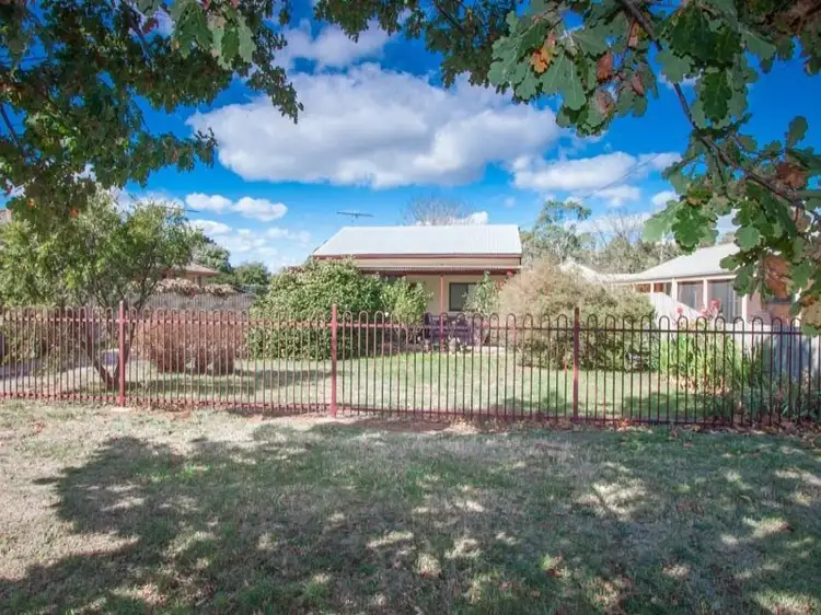 12 Foy Street, Lancefield VIC 3435