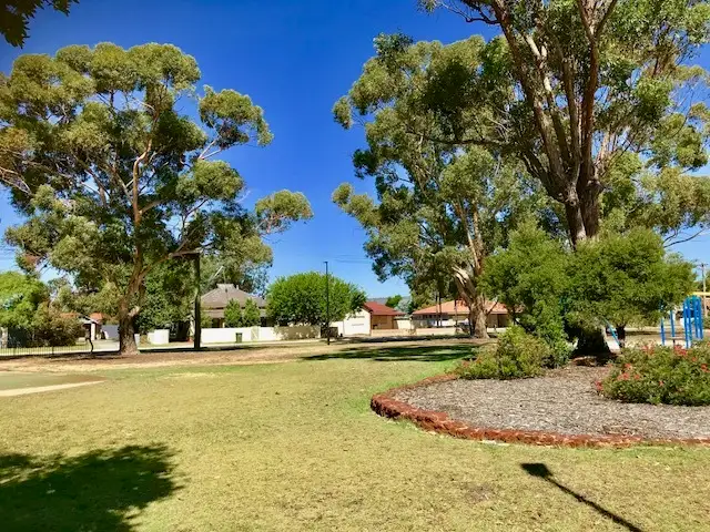 4A Warnock Lane