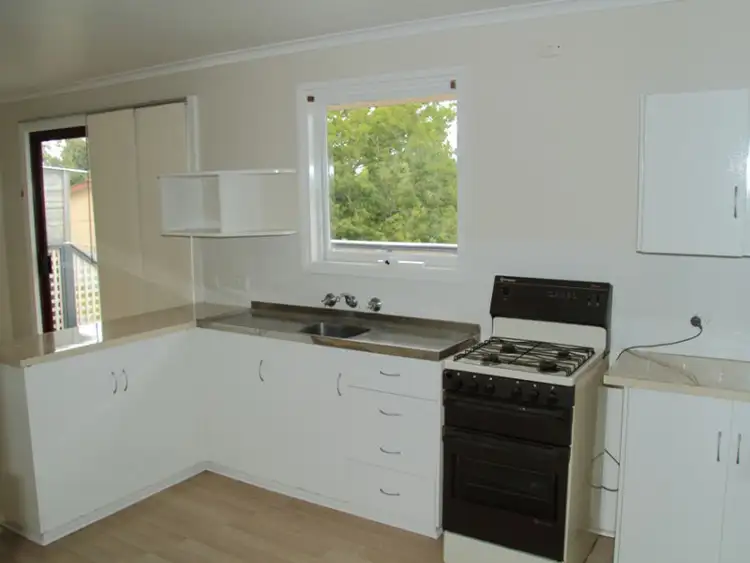 Sixth view of Homely house listing, 2 Hayes Crescent, Mount Gambier SA 5290